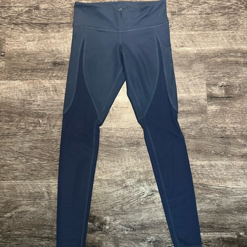 Alo mesh leggings